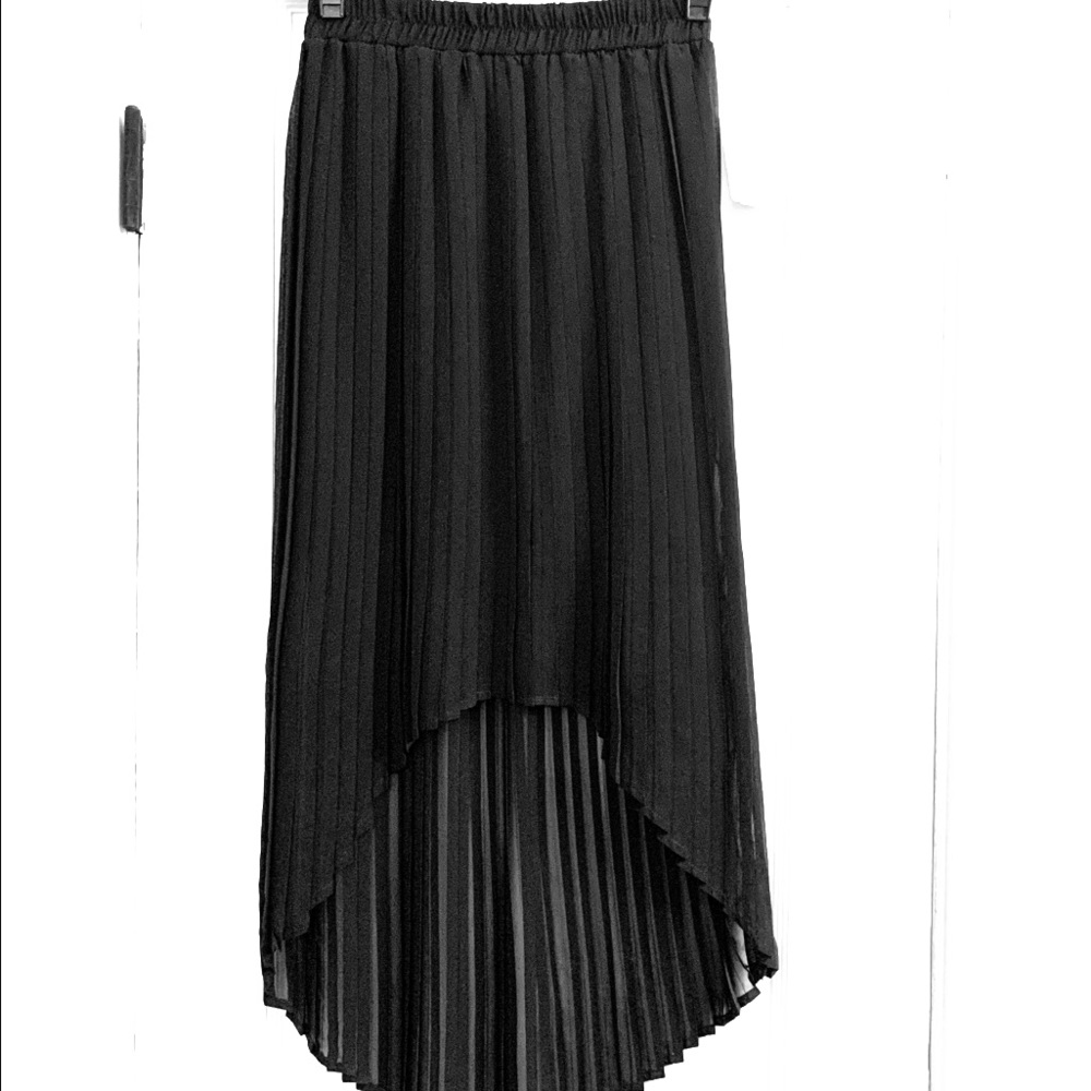 High Low Pleaded Black Skirt (S)